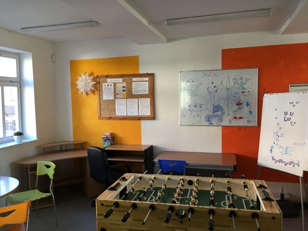 jugendclub-0d422469a7bfe49699e19d8d898530d7_l.jpg