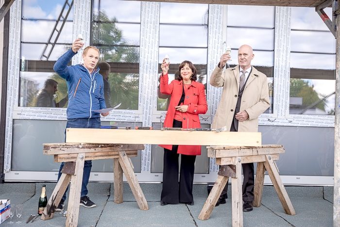 Richtfest für das Soziale Zentrum „ Am Drosselberg“ Richtfest für das Soziale Zentrum „ Am Drosselberg“