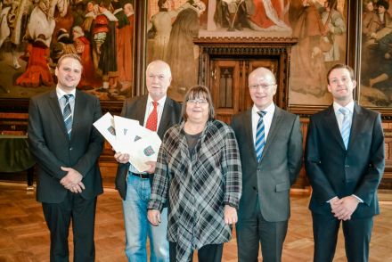 Staatssekretär übergab Bewilligungsbescheid Staatssekretär übergab Bewilligungsbescheid